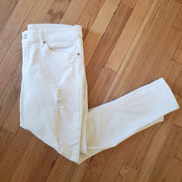 Levi's Denim - Levis white distressed jeans